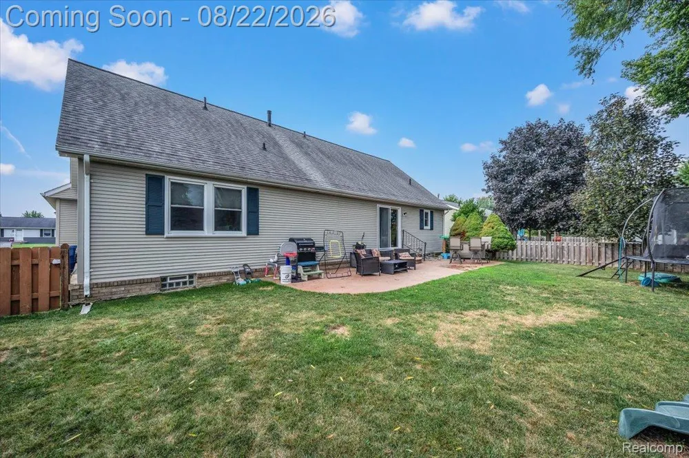 21723 Magnolia Court Macomb Township, MI 48044