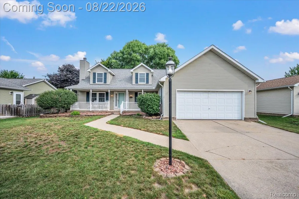 21723 Magnolia Court Macomb Township, MI 48044