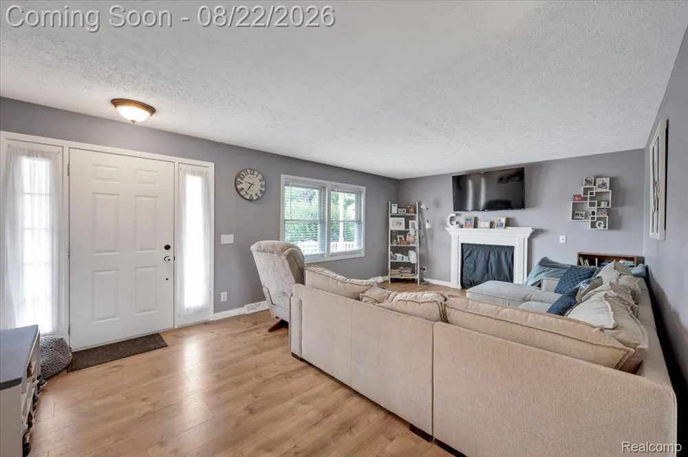 21723 Magnolia Court Macomb Township, MI 48044