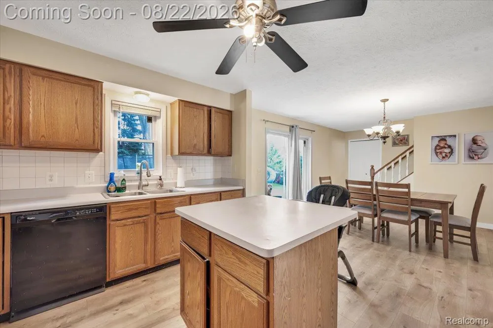 21723 Magnolia Court Macomb Township, MI 48044