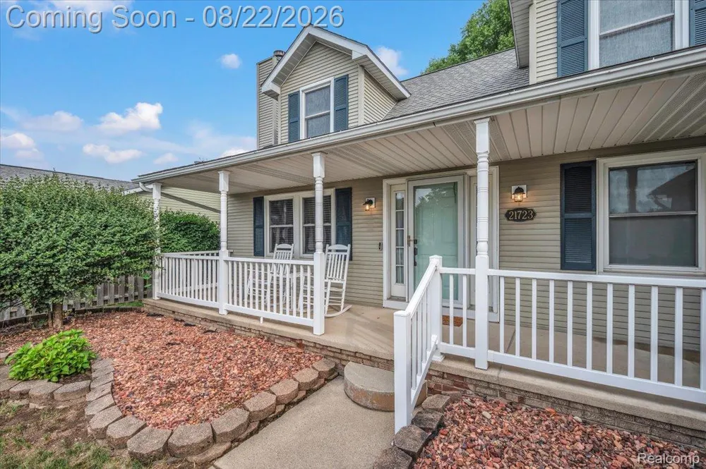 21723 Magnolia Court Macomb Township, MI 48044