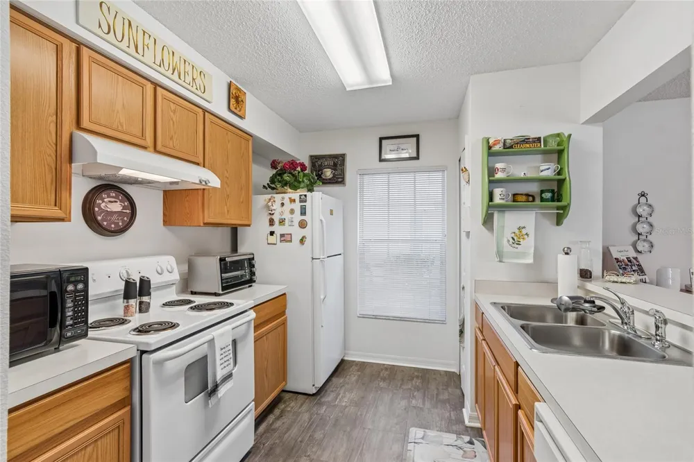 4009 DOLPHIN DRIVE Tampa, FL 33617
