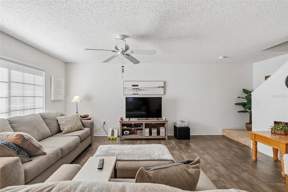 4009 DOLPHIN DRIVE Tampa, FL 33617