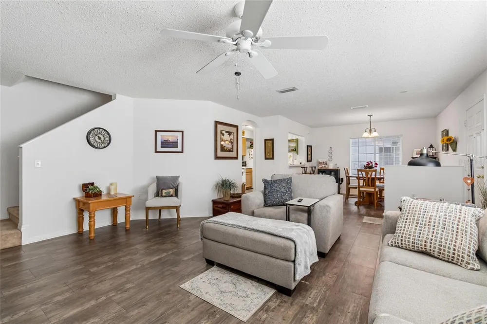 4009 DOLPHIN DRIVE Tampa, FL 33617