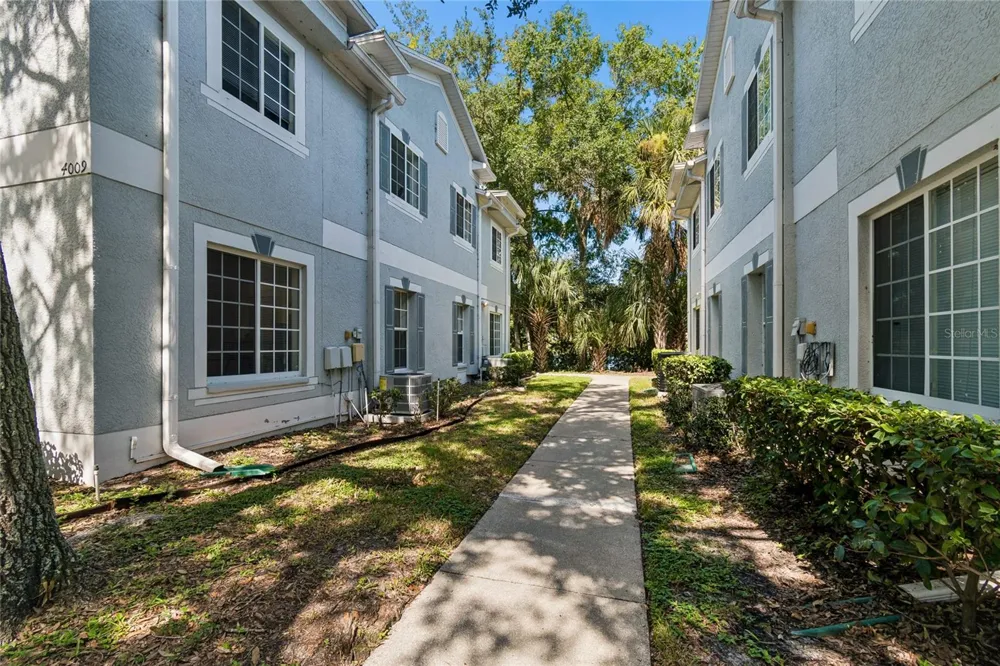4009 DOLPHIN DRIVE Tampa, FL 33617