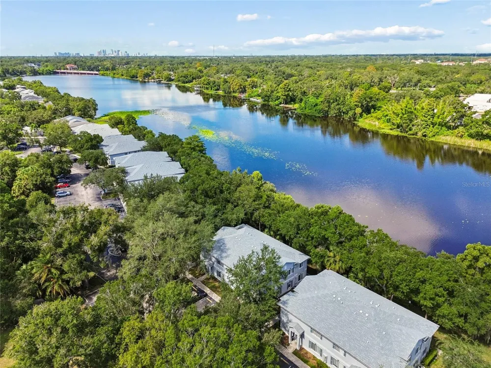 4009 DOLPHIN DRIVE Tampa, FL 33617