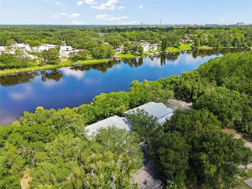 4009 DOLPHIN DRIVE Tampa, FL 33617