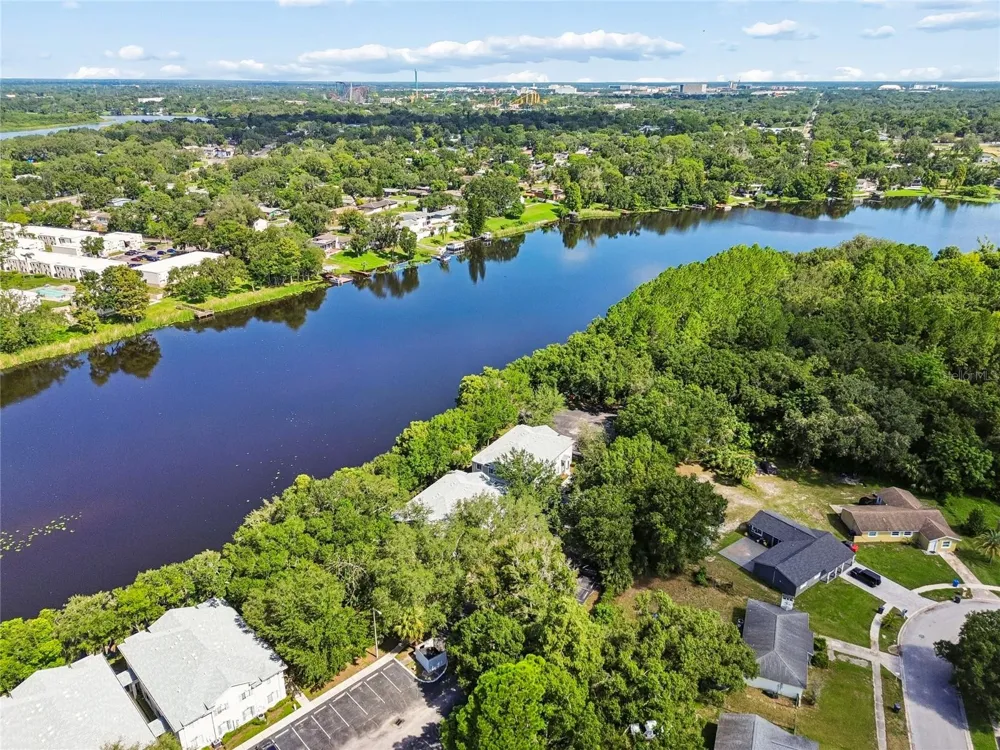 4009 DOLPHIN DRIVE Tampa, FL 33617
