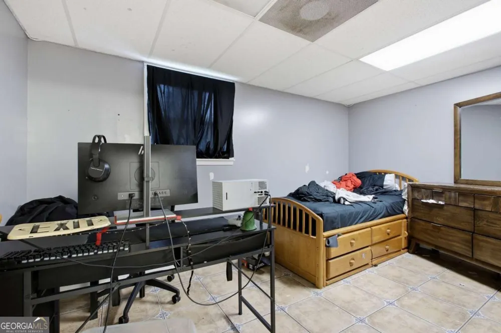 110 Crestmont DR Calhoun, GA 30701