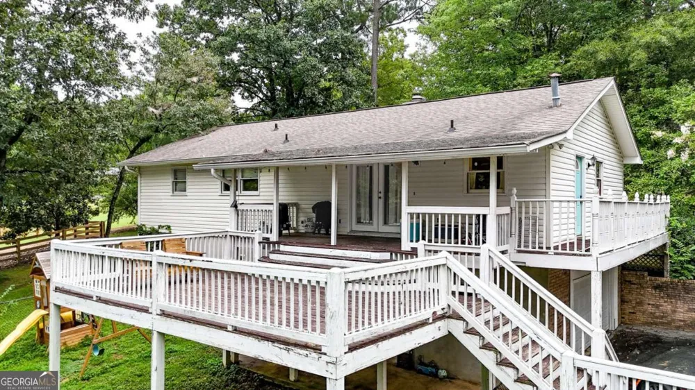 110 Crestmont DR Calhoun, GA 30701