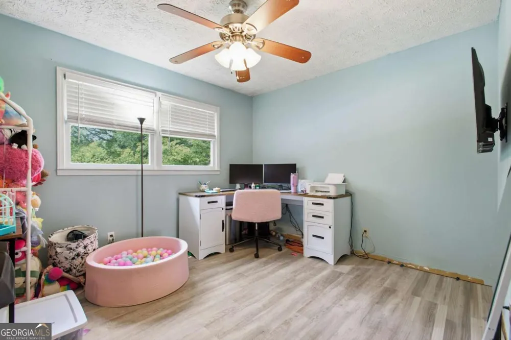 110 Crestmont DR Calhoun, GA 30701