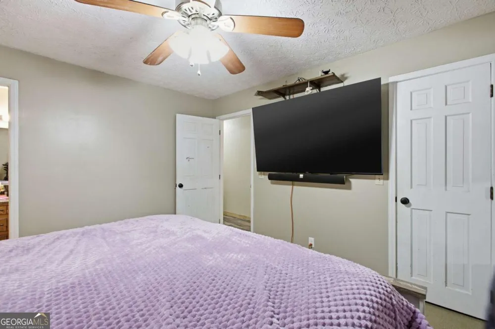 110 Crestmont DR Calhoun, GA 30701