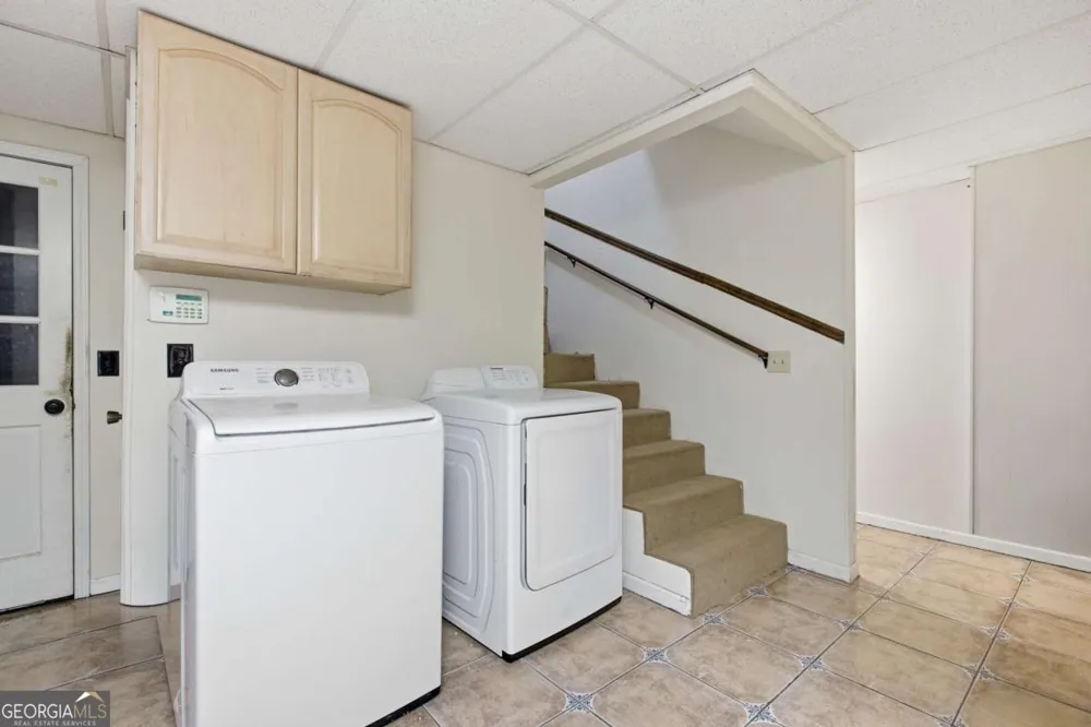 110 Crestmont DR Calhoun, GA 30701