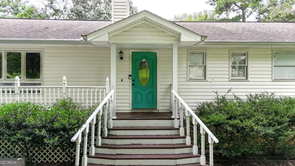 110 Crestmont DR Calhoun, GA 30701