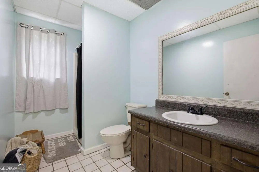 110 Crestmont DR Calhoun, GA 30701