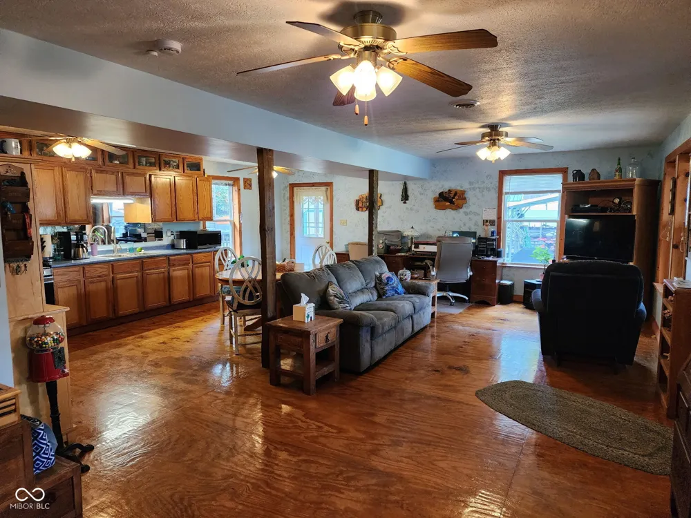 5175 Van Bibber Lake Estates Greencastle, IN 46135