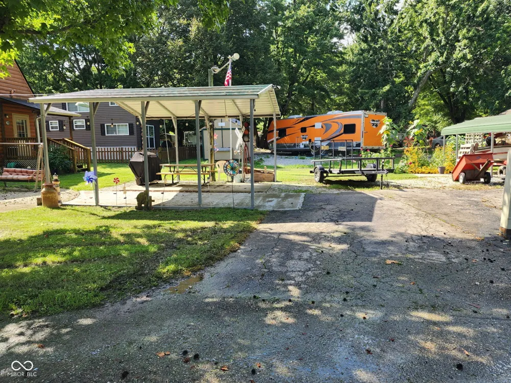 5175 Van Bibber Lake Estates Greencastle, IN 46135