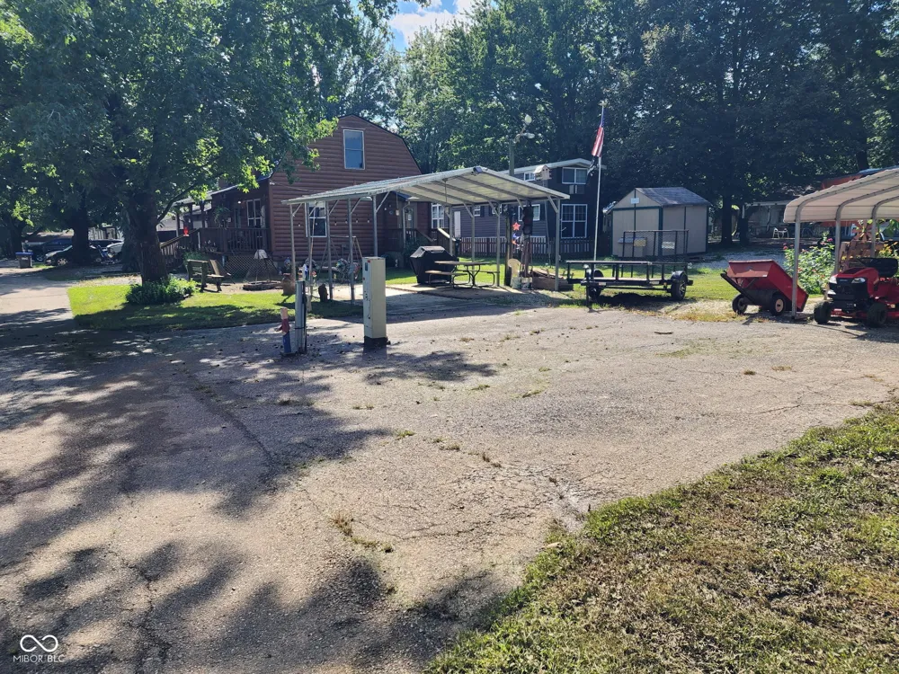 5175 Van Bibber Lake Estates Greencastle, IN 46135