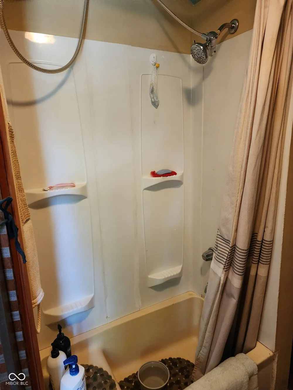 5175 Van Bibber Lake Estates Greencastle, IN 46135
