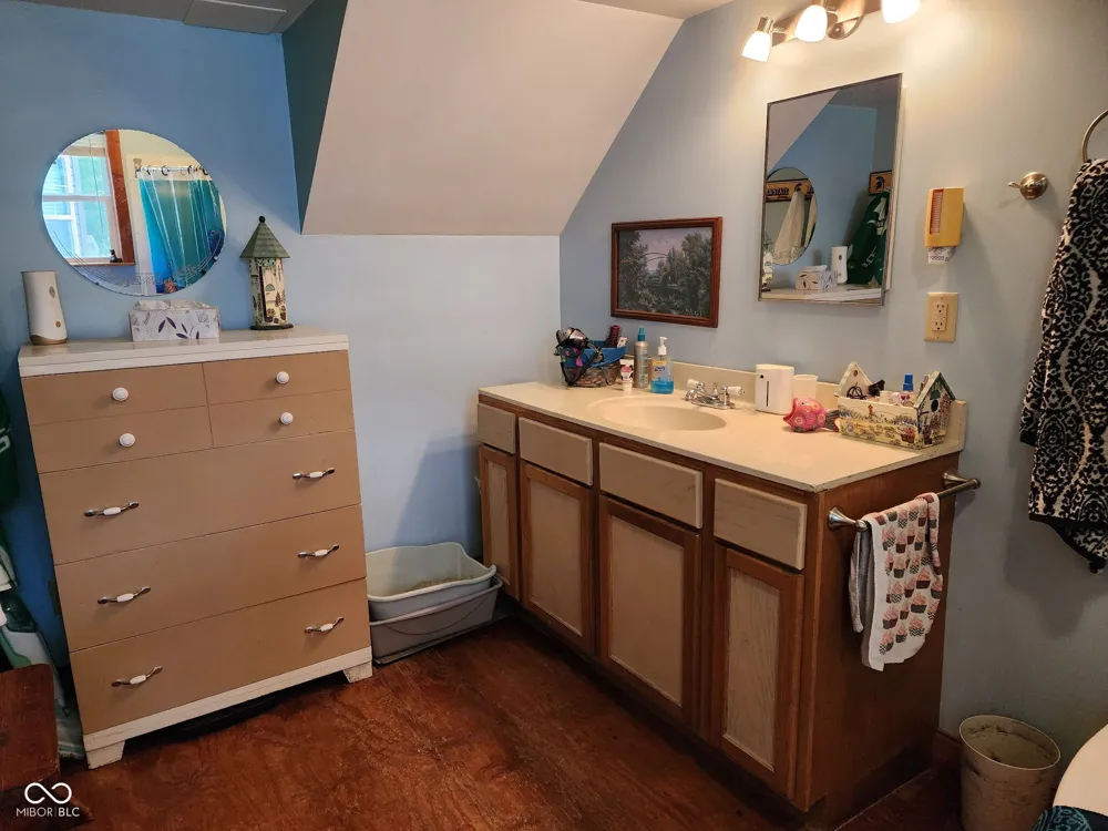 5175 Van Bibber Lake Estates Greencastle, IN 46135