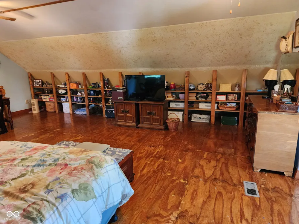 5175 Van Bibber Lake Estates Greencastle, IN 46135