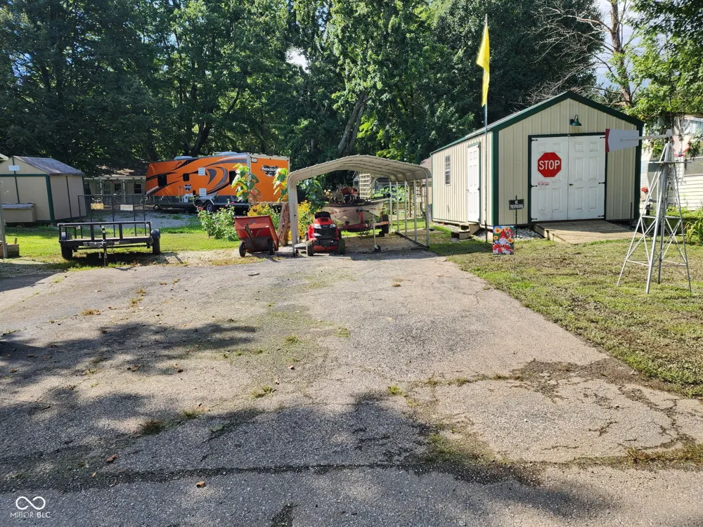5175 Van Bibber Lake Estates Greencastle, IN 46135