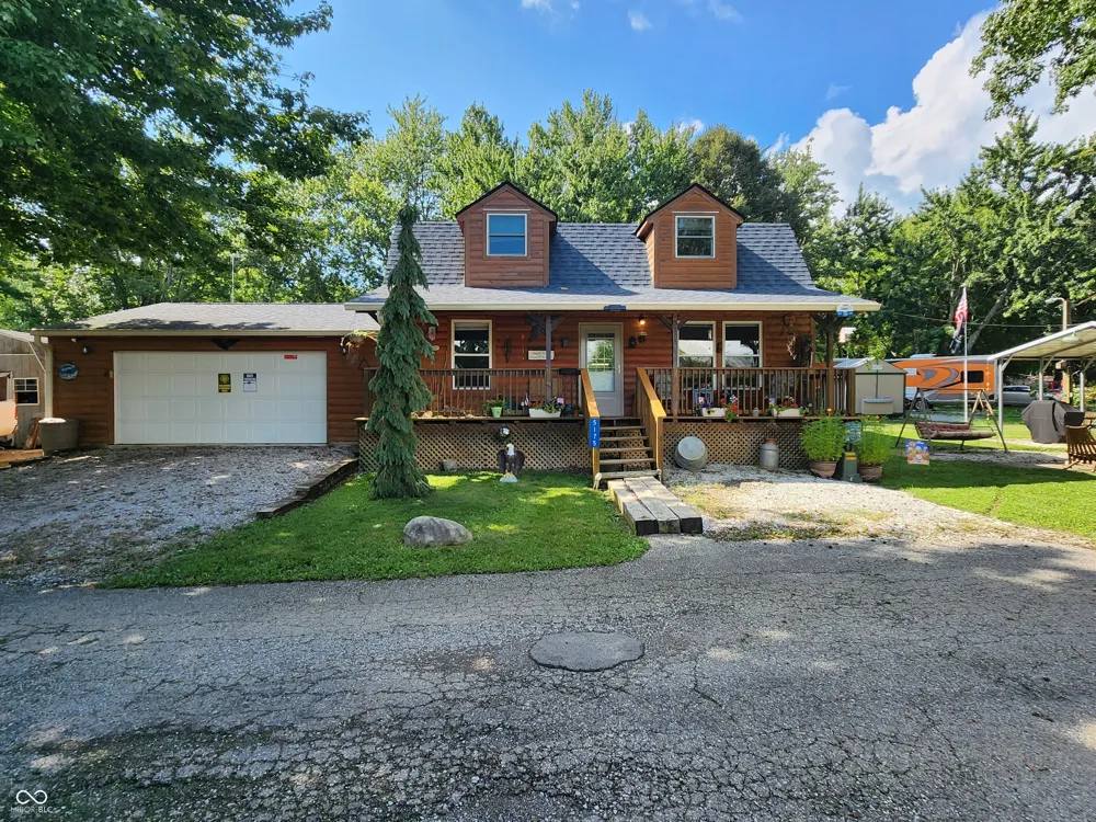 5175 Van Bibber Lake Estates Greencastle, IN 46135