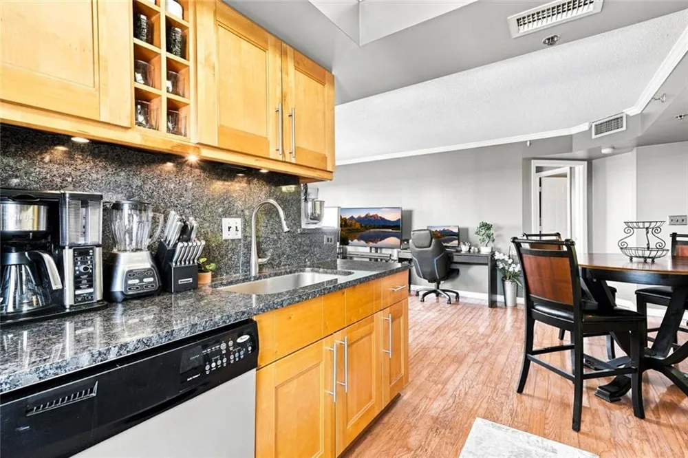 795 Hammond Drive #1708 Sandy Springs, GA 30328