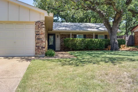 2101 Warwick Drive