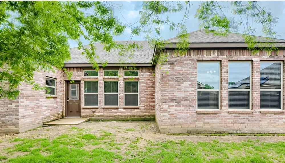 221 Anthony Lane Red Oak, TX 75154