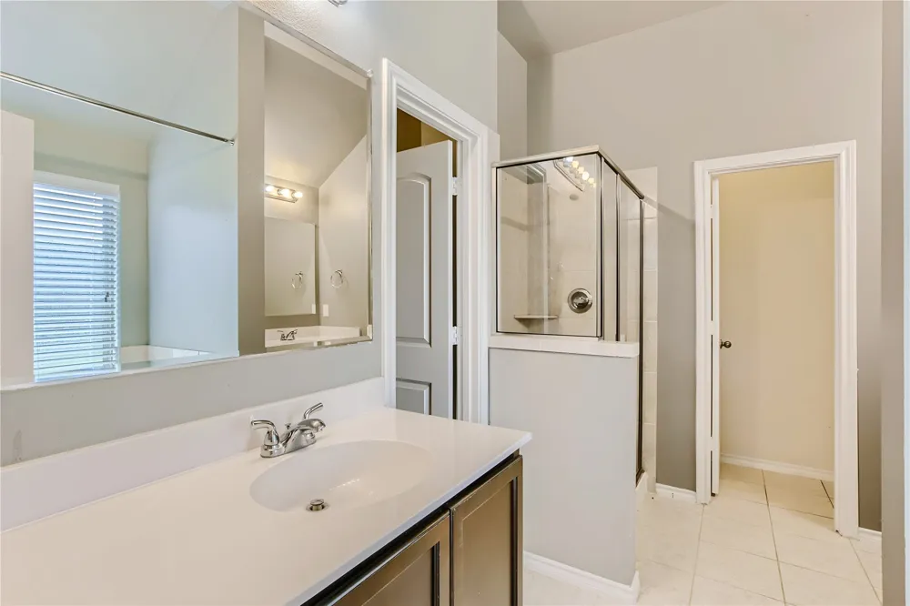 221 Anthony Lane Red Oak, TX 75154