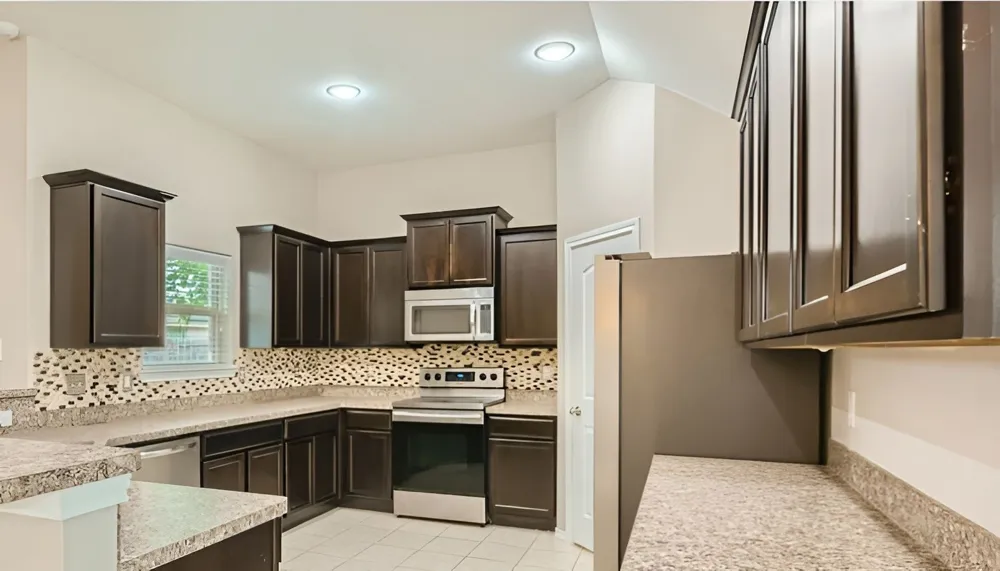221 Anthony Lane Red Oak, TX 75154