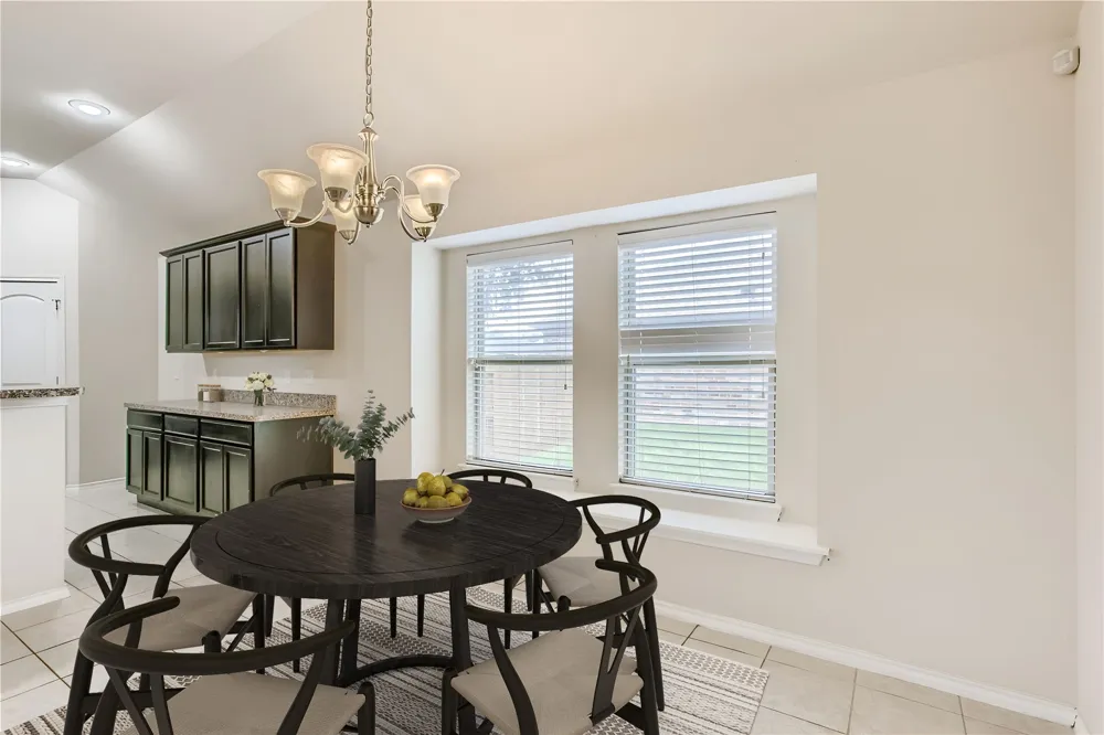 221 Anthony Lane Red Oak, TX 75154