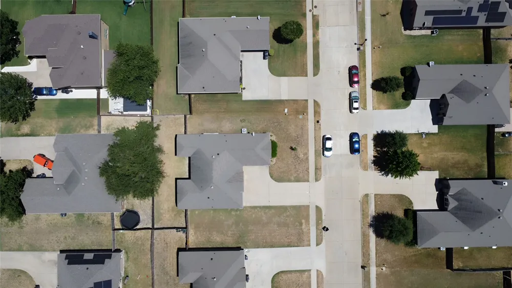 221 Anthony Lane Red Oak, TX 75154