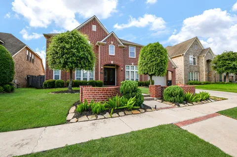 826 Delford Way