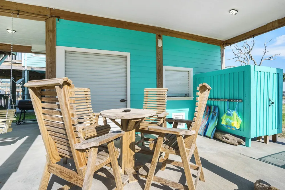 960 B Palmetto Drive Crystal Beach, TX 77650