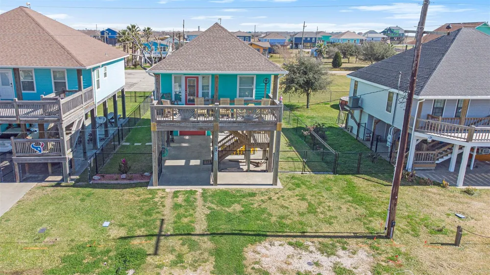 960 B Palmetto Drive Crystal Beach, TX 77650