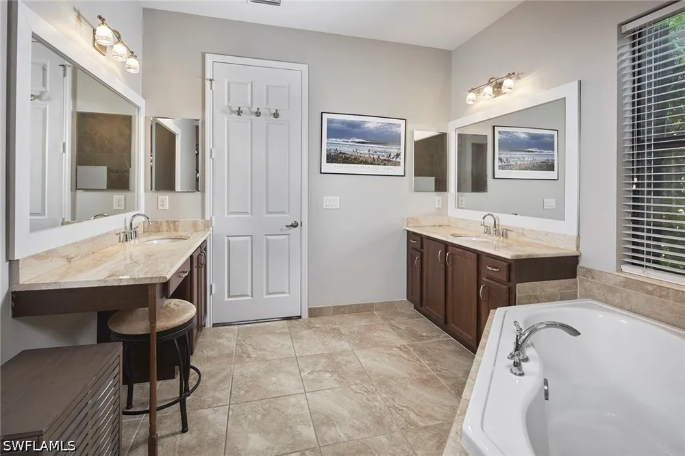 Madeira Court Naples, FL 34119