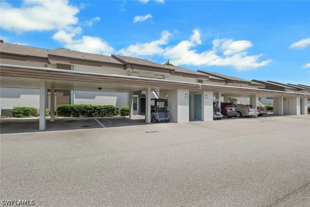 Trailwinds Drive #213 Fort Myers, FL 33907