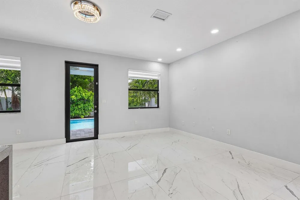 3567 W 110TH TERRACE Hialeah, FL 33018