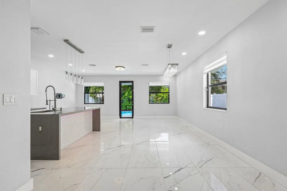 3567 W 110TH TERRACE Hialeah, FL 33018