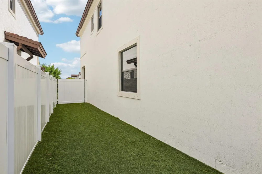 3567 W 110TH TERRACE Hialeah, FL 33018