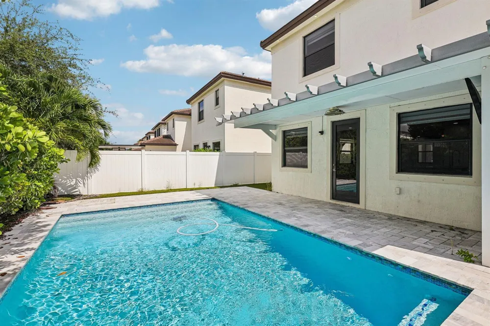 3567 W 110TH TERRACE Hialeah, FL 33018