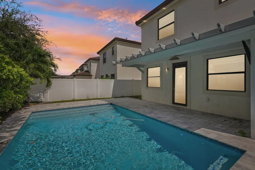 3567 W 110TH TERRACE Hialeah, FL 33018