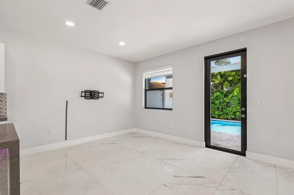 3567 W 110TH TERRACE Hialeah, FL 33018