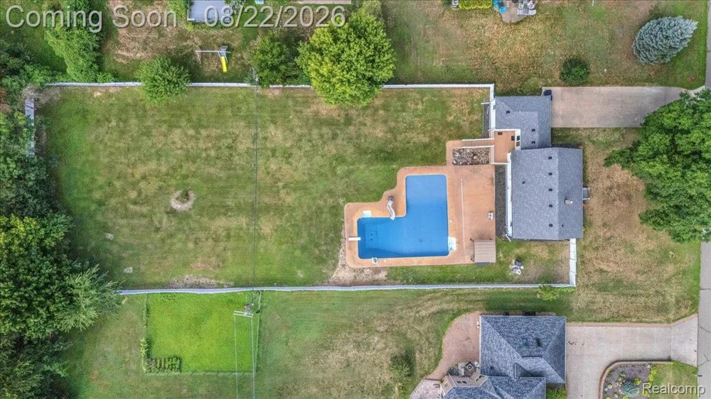 1320 Larayne Drive Troy City, MI 48085