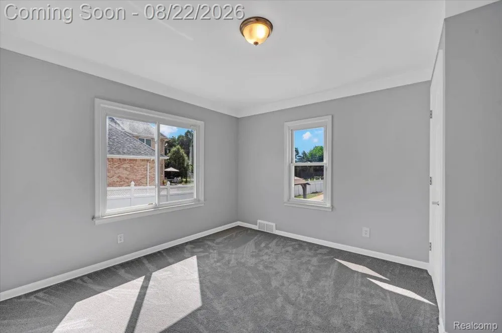 1320 Larayne Drive Troy City, MI 48085