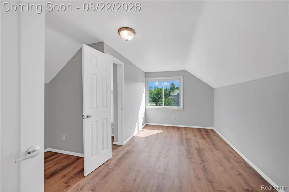 1320 Larayne Drive Troy City, MI 48085