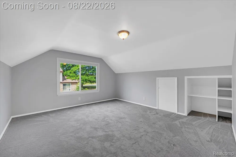 1320 Larayne Drive Troy City, MI 48085