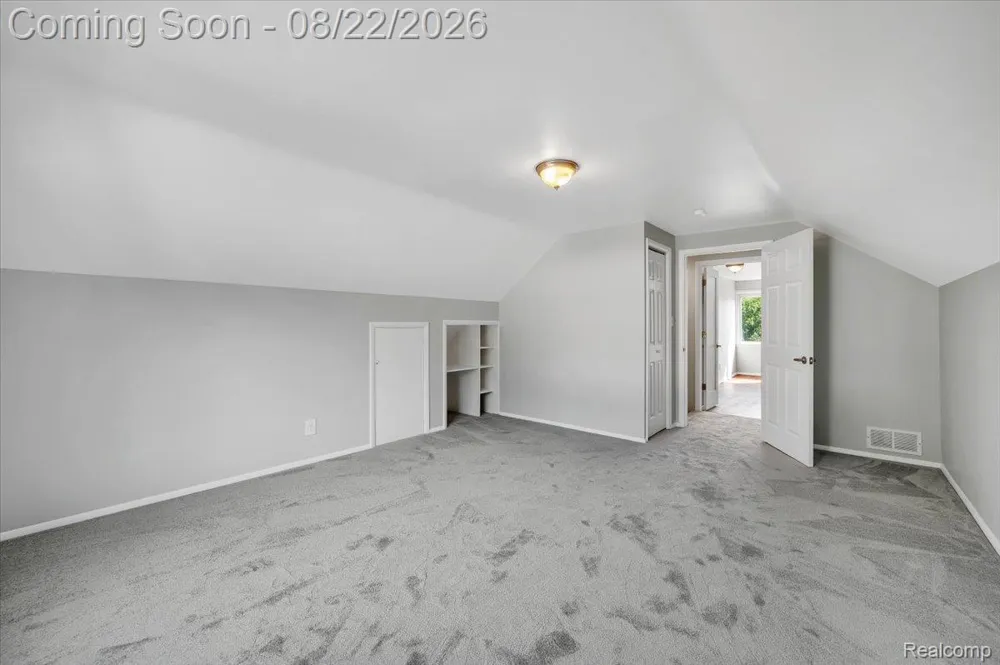 1320 Larayne Drive Troy City, MI 48085